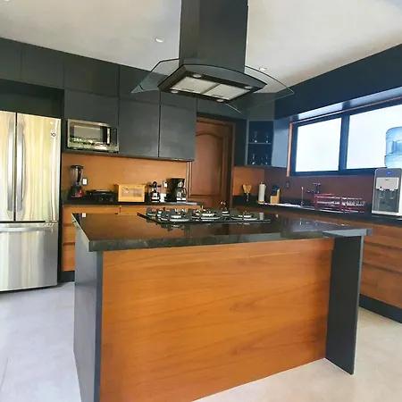 Residence 8 Min From The Beach